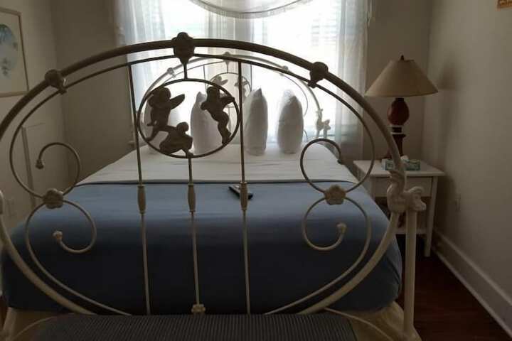 Room 35 of 62
