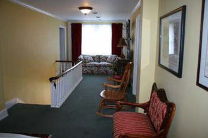 Monier Manor