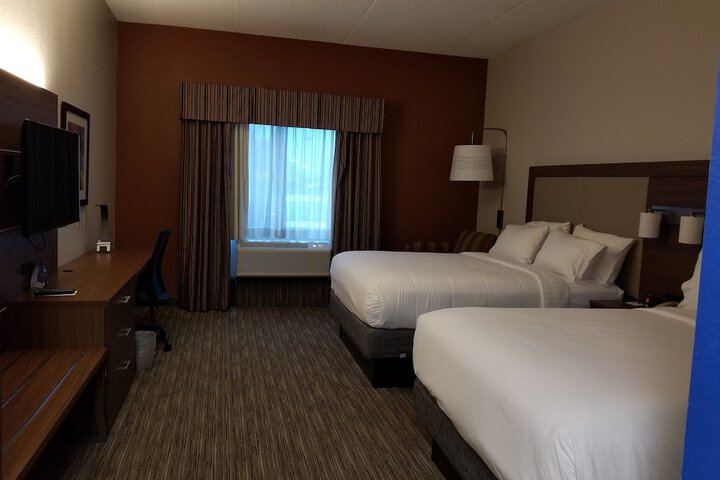 Room 27 of 49