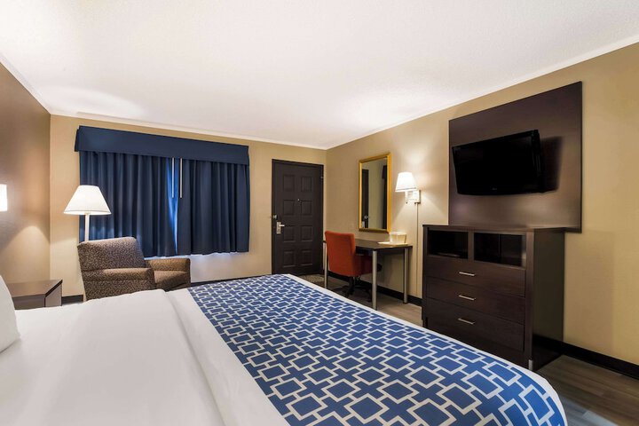 Room 13 of 24
