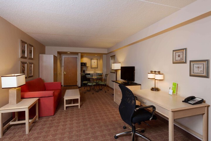 Room 14 of 34