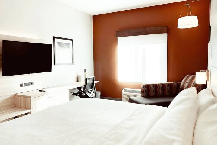 Holiday Inn Express Hotel & Suites Logansport by IHG