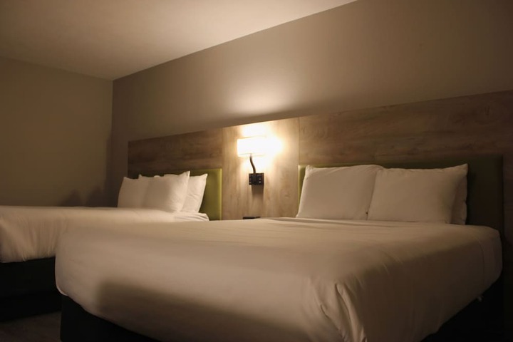 Room 35 of 72