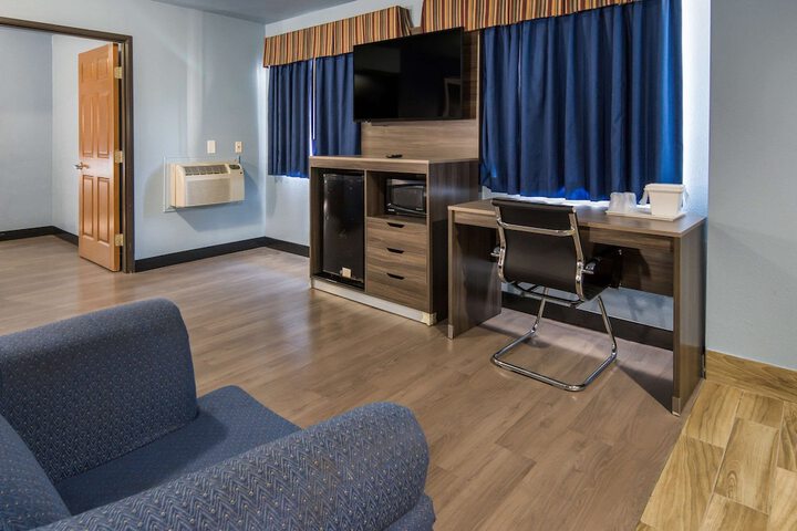 Room 20 of 28