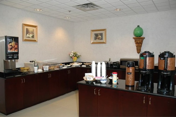 Breakfast/Coffee Service 15 of 18
