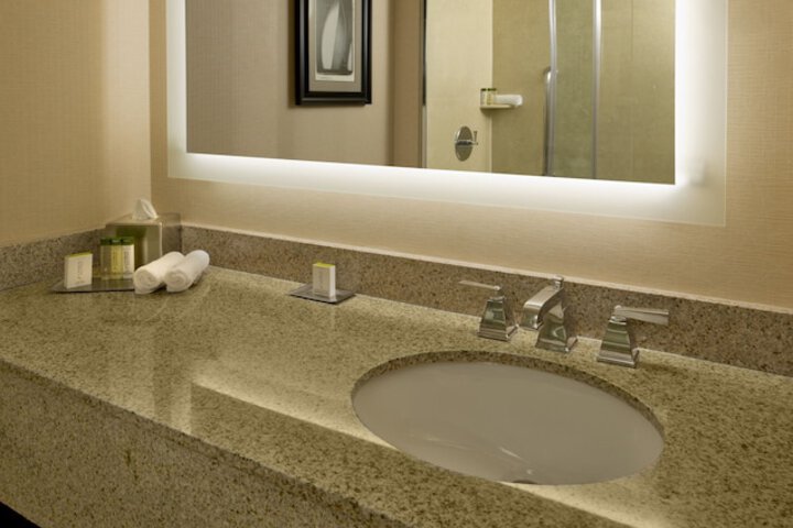 DoubleTree by Hilton Boston North Shore