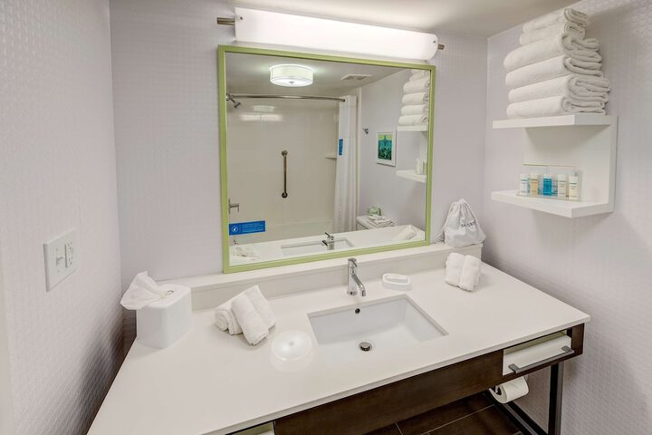 Room 11 of 24