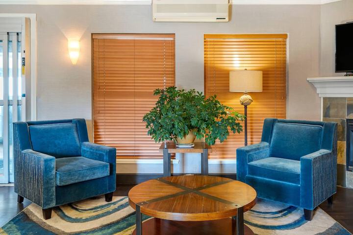 Elizabeth Oceanfront Suites an Ascend Collection Hotel