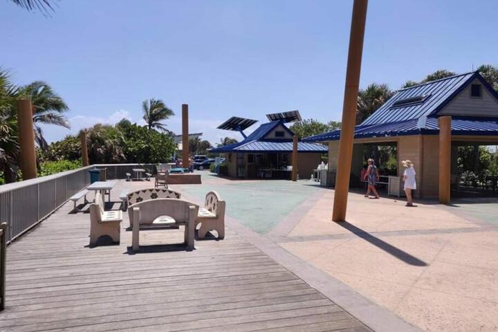 Amazing one-bedroom in Casa Costa!BEACH PASS INC!