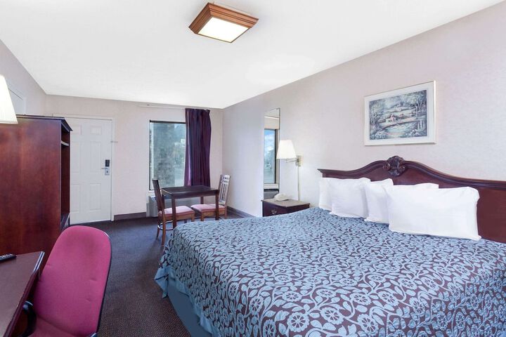 Days Inn by Wyndham Morristown