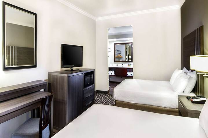 Travelodge by Wyndham Commerce Los Angeles Area
