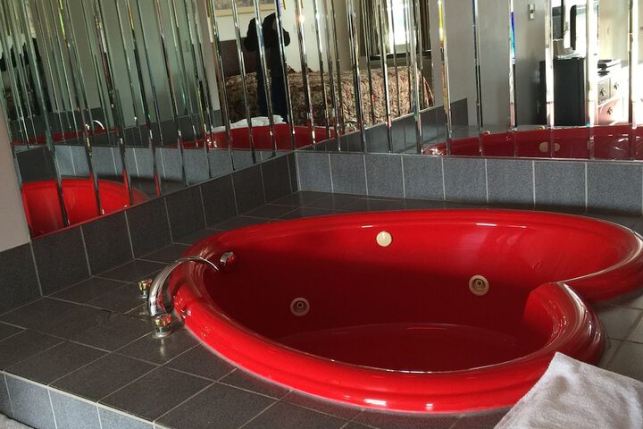 Hot Tub 31 of 39