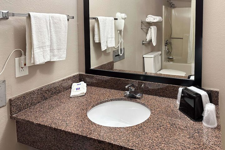 Room 12 of 18