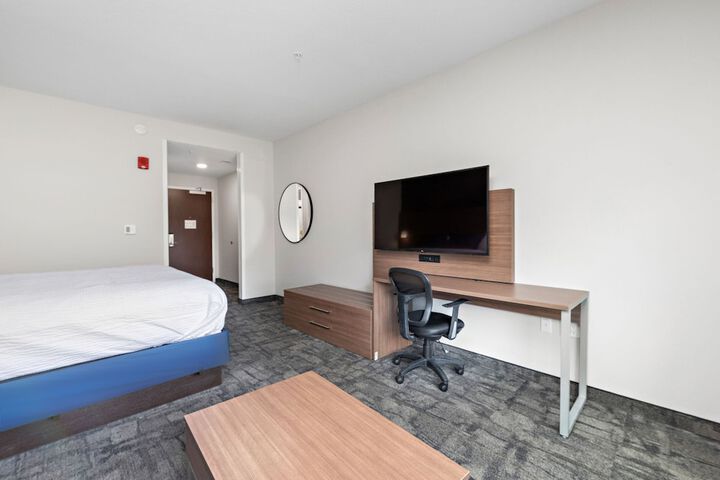 Room 72 of 105