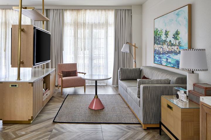 Room 52 of 151