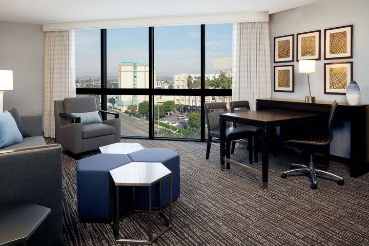 Room 16 of 40