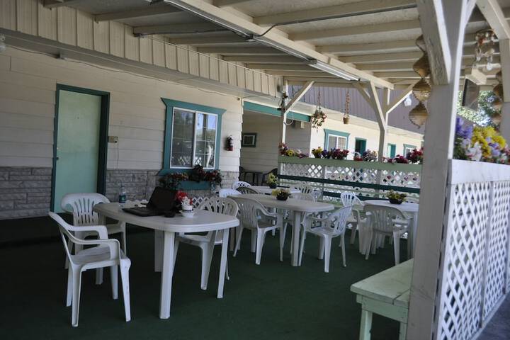 Western Motel