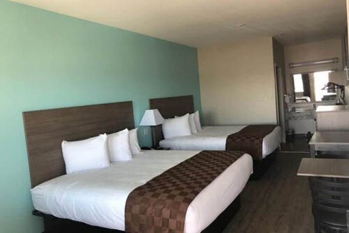 Room 10 of 19