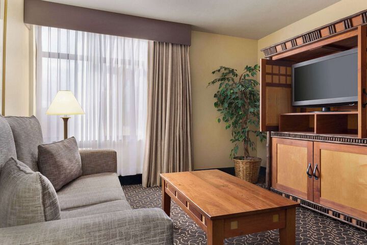 Wingate by Wyndham Greenwood Village / Denver Tech