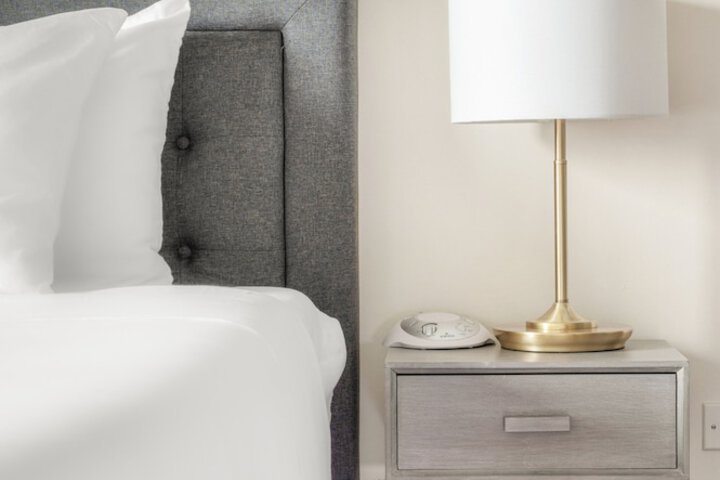 Room 52 of 107
