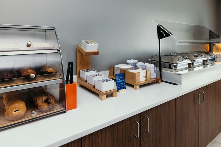 Breakfast/Coffee Service 24 of 28