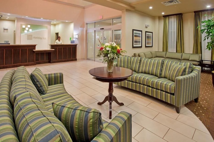 Holiday Inn Hotel & Suites Kamloops by IHG