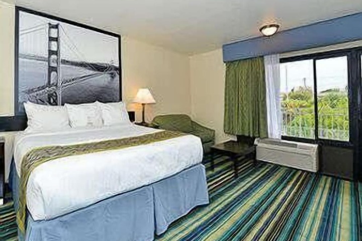 Room 19 of 35