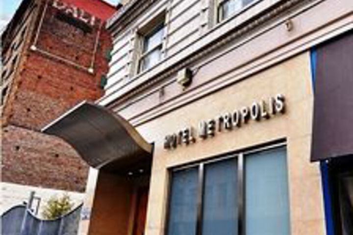 HOTEL METROPOLIS