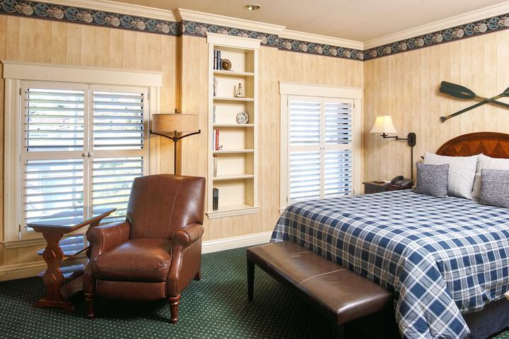 Room 73 of 79
