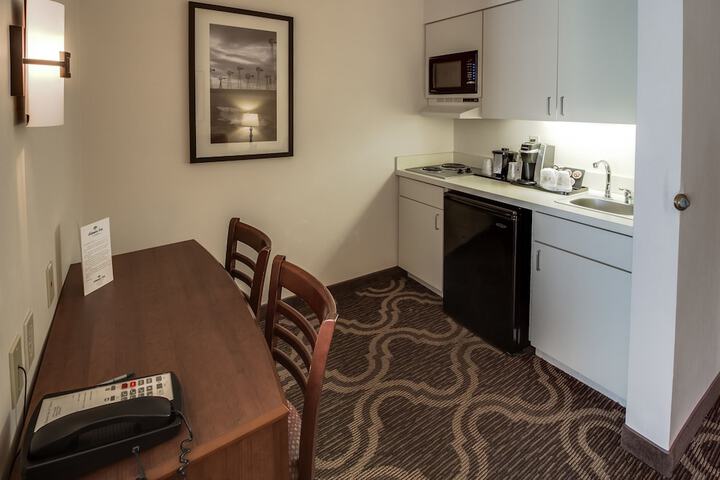 Room 17 of 37