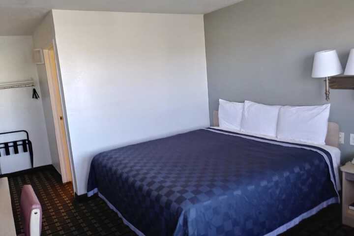 Room 29 of 33