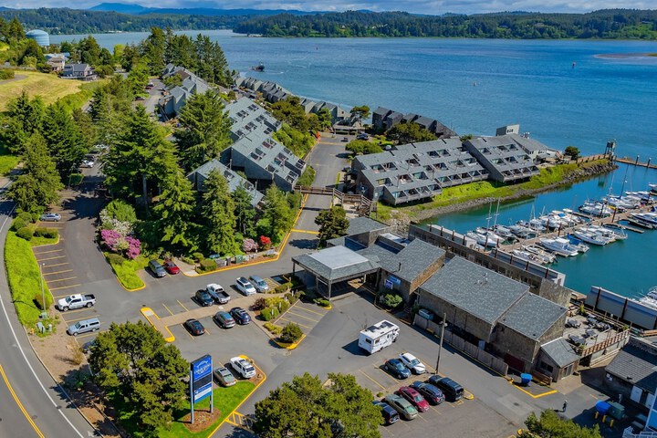 Embarcadero Resort Hotel & Marina