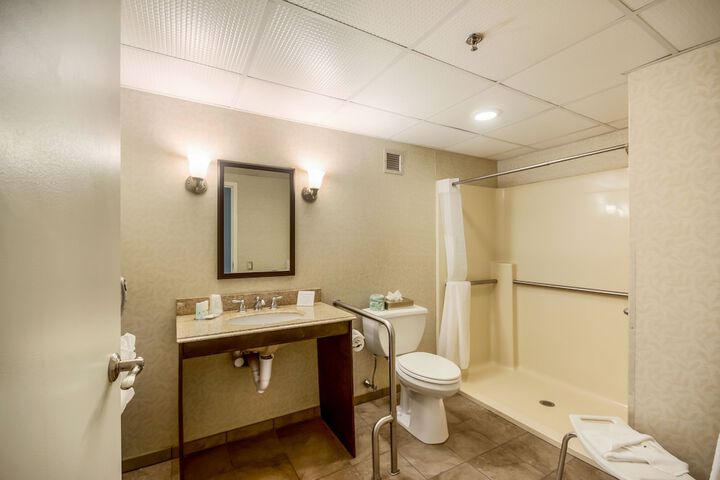 Room 13 of 22