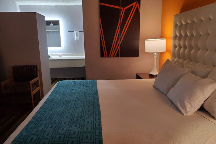 Room 12 of 24