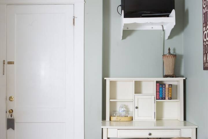 Room 15 of 48