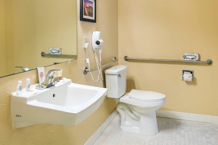 Comfort Inn and Suites San Francisco Airport North