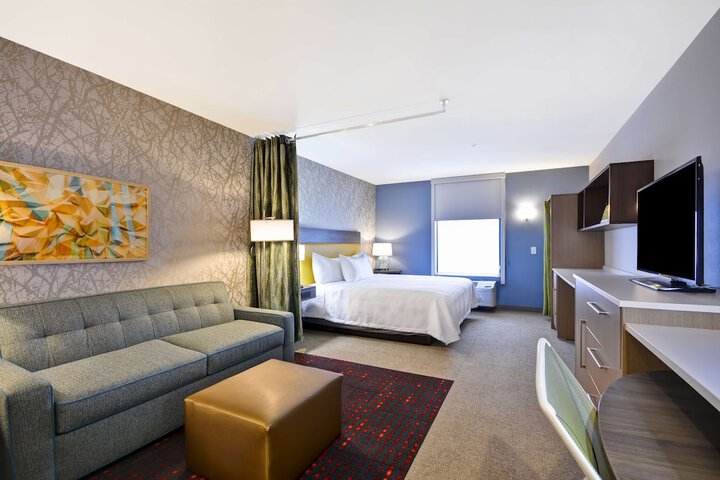 Room 26 of 38