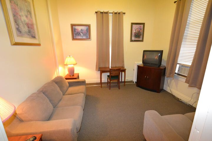 Room 10 of 38