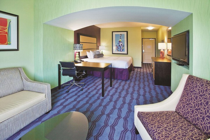 Room 26 of 38