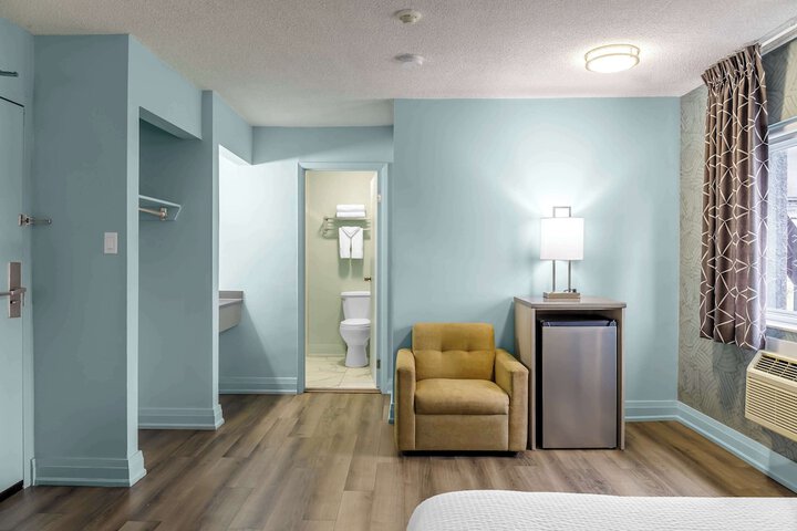 Room 29 of 35