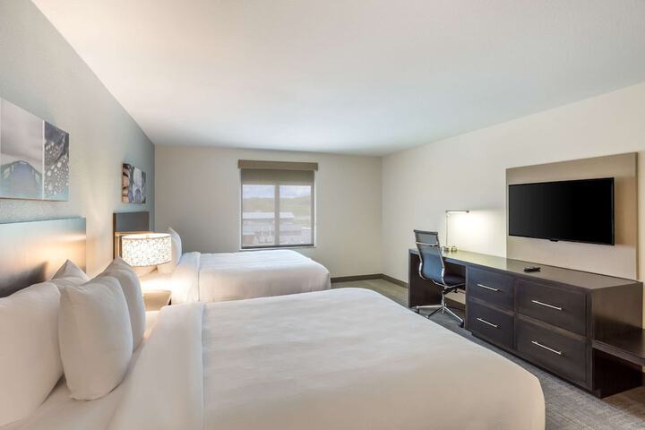 Room 7 of 33