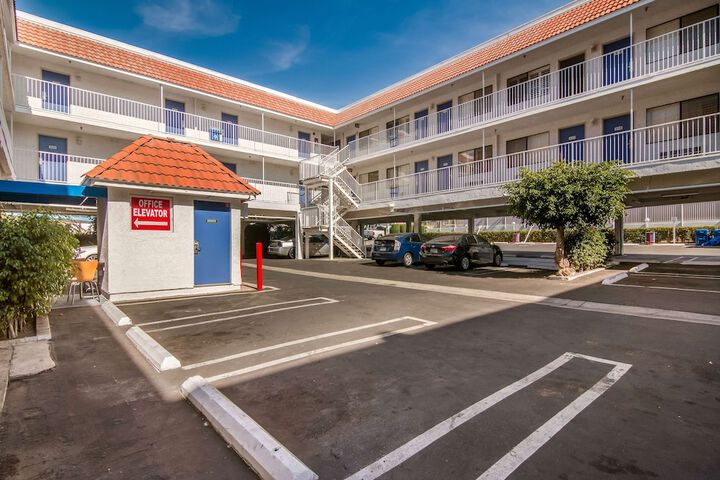 Hotel 4 of 27