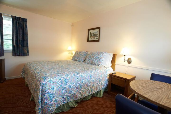 Clinton Motel