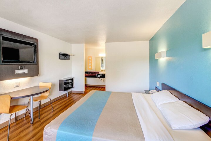 Motel 6 Waco TX - Lacy Lakeview