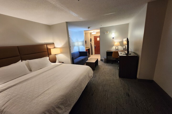 Room 22 of 82