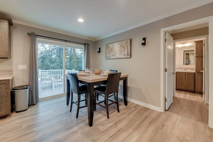 Family-friendly Home w / Deck Near Colonial Beach!