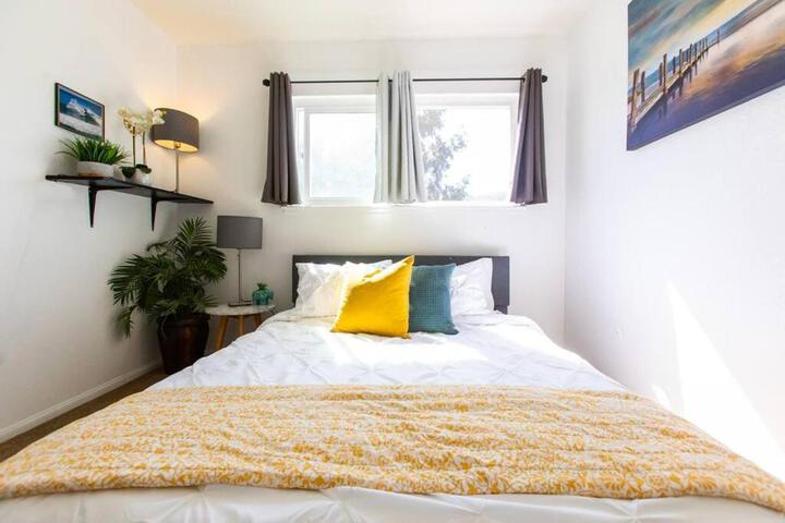 Cali Condo+BBQ+MemoryFoamBeds+12min to Beach