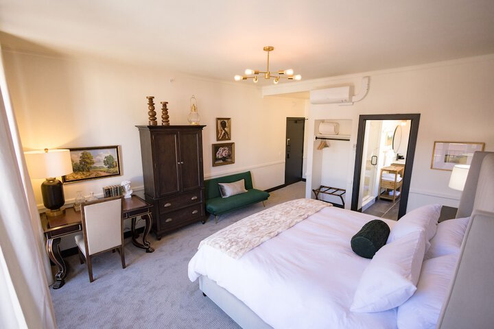 Speakeasy Suites