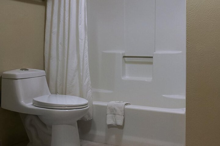 Room 12 of 25