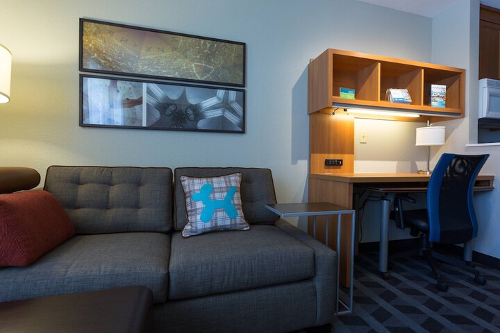 Room 17 of 46